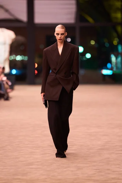 Look 5